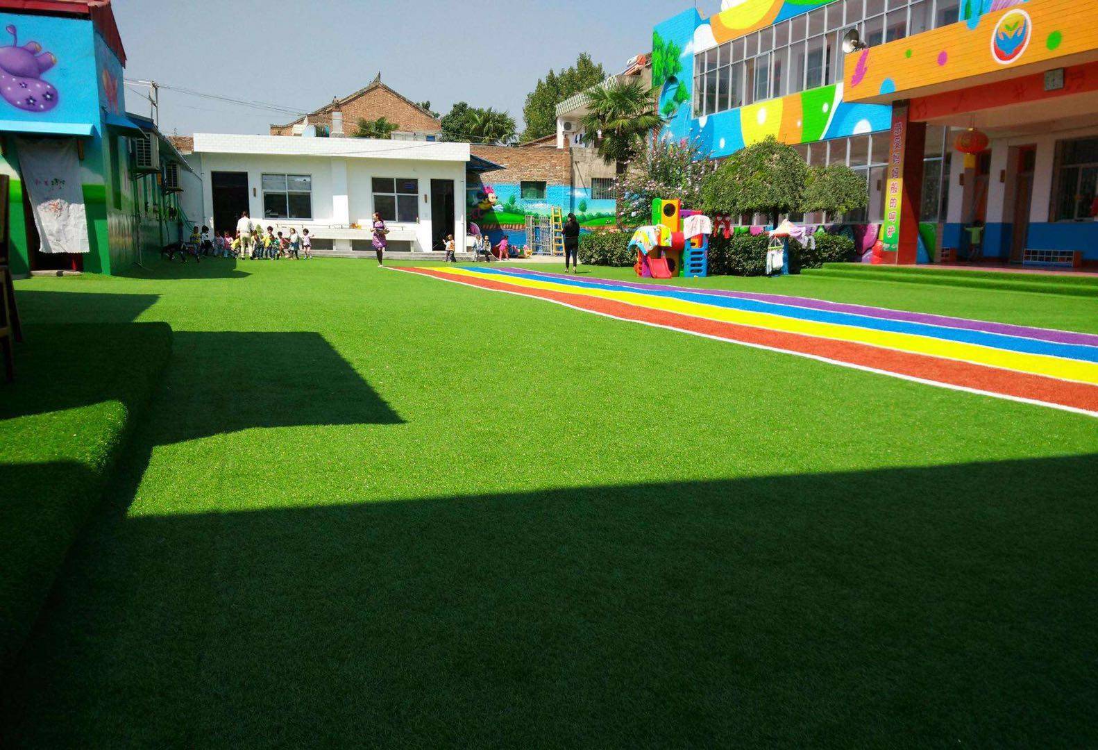 成都幼儿园草坪，幼儿园假草坪，幼儿园装饰草坪，幼儿园草坪翻新，幼儿园仿真草坪