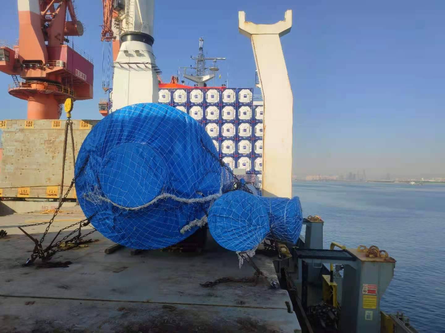 津散海运出口散杂大件设备钢材