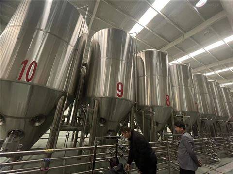 北京啤酒厂酿造精酿啤酒的设备3000吨啤酒设备机器