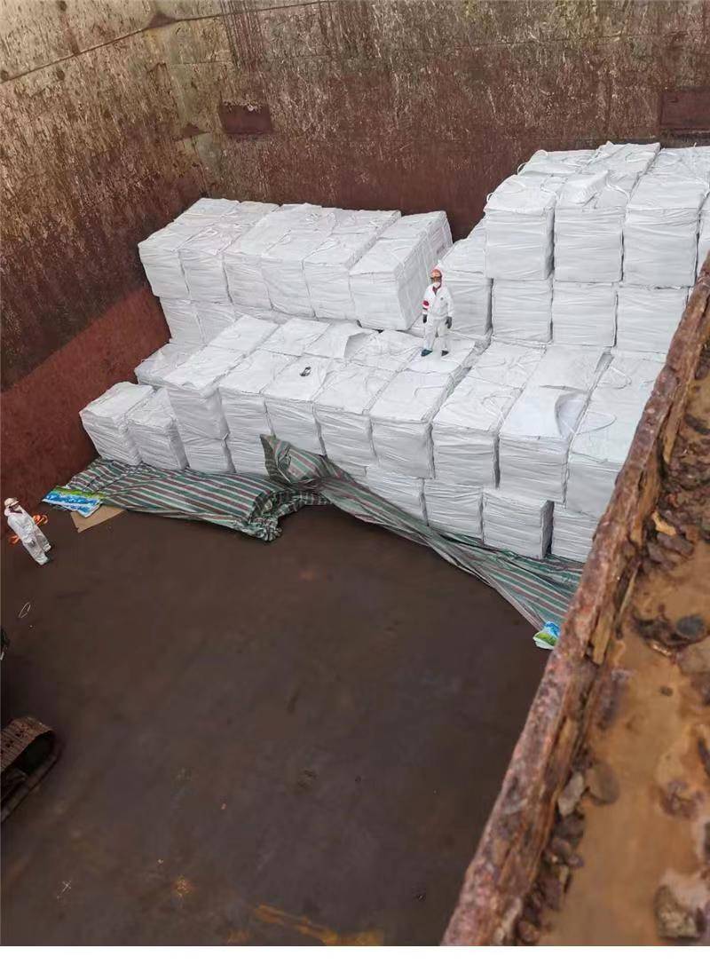 天津津散海运出口大件散杂货滚装船设备吨袋猫砂石油焦