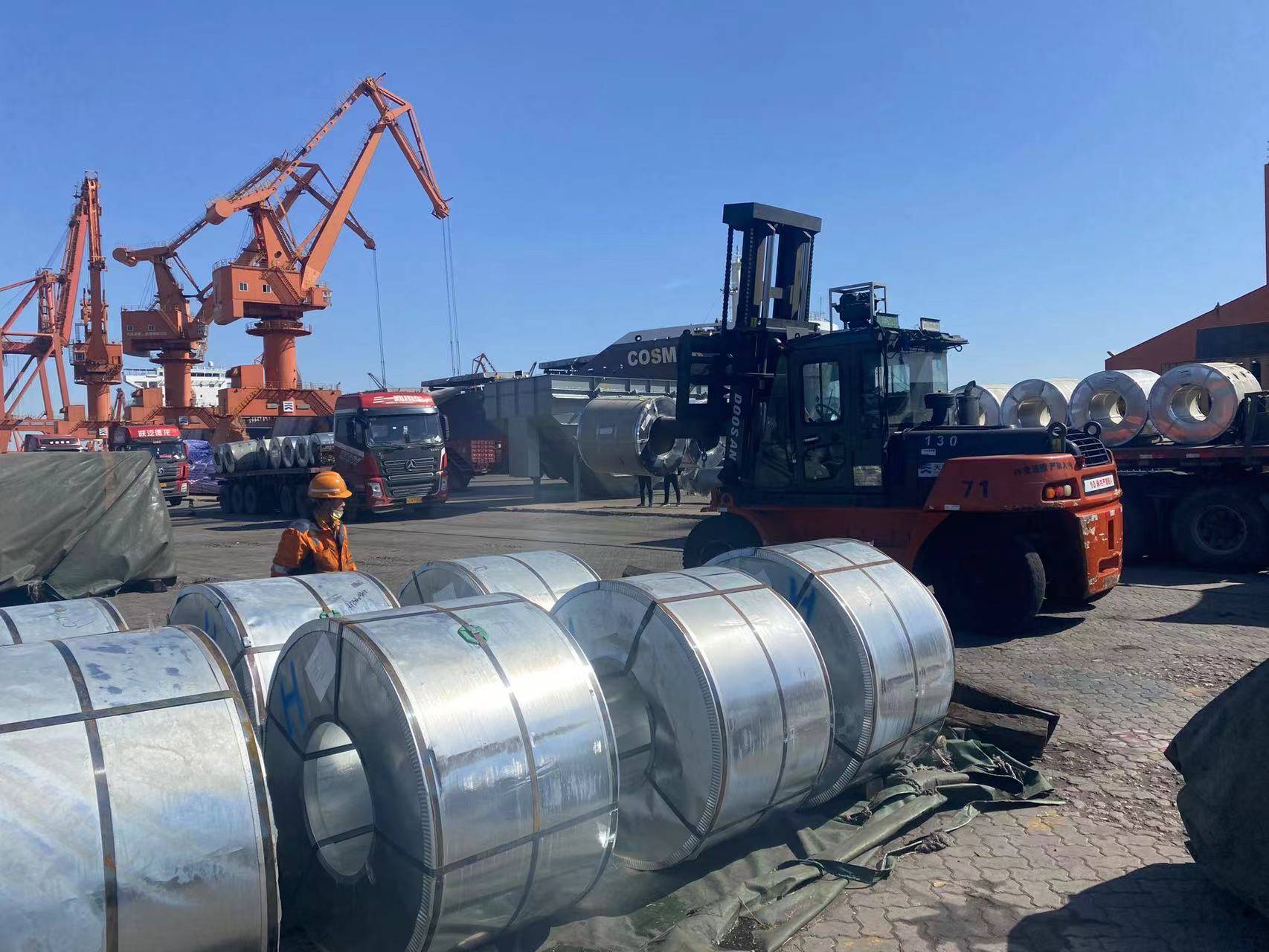 天津津散海运国际货运代理有限公司出口中南美，中东，东南亚，卷钢，设备，吨袋