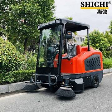 沃驰驾驶式扫地机封闭式扫地车工业工厂车间物业道路环卫清扫车