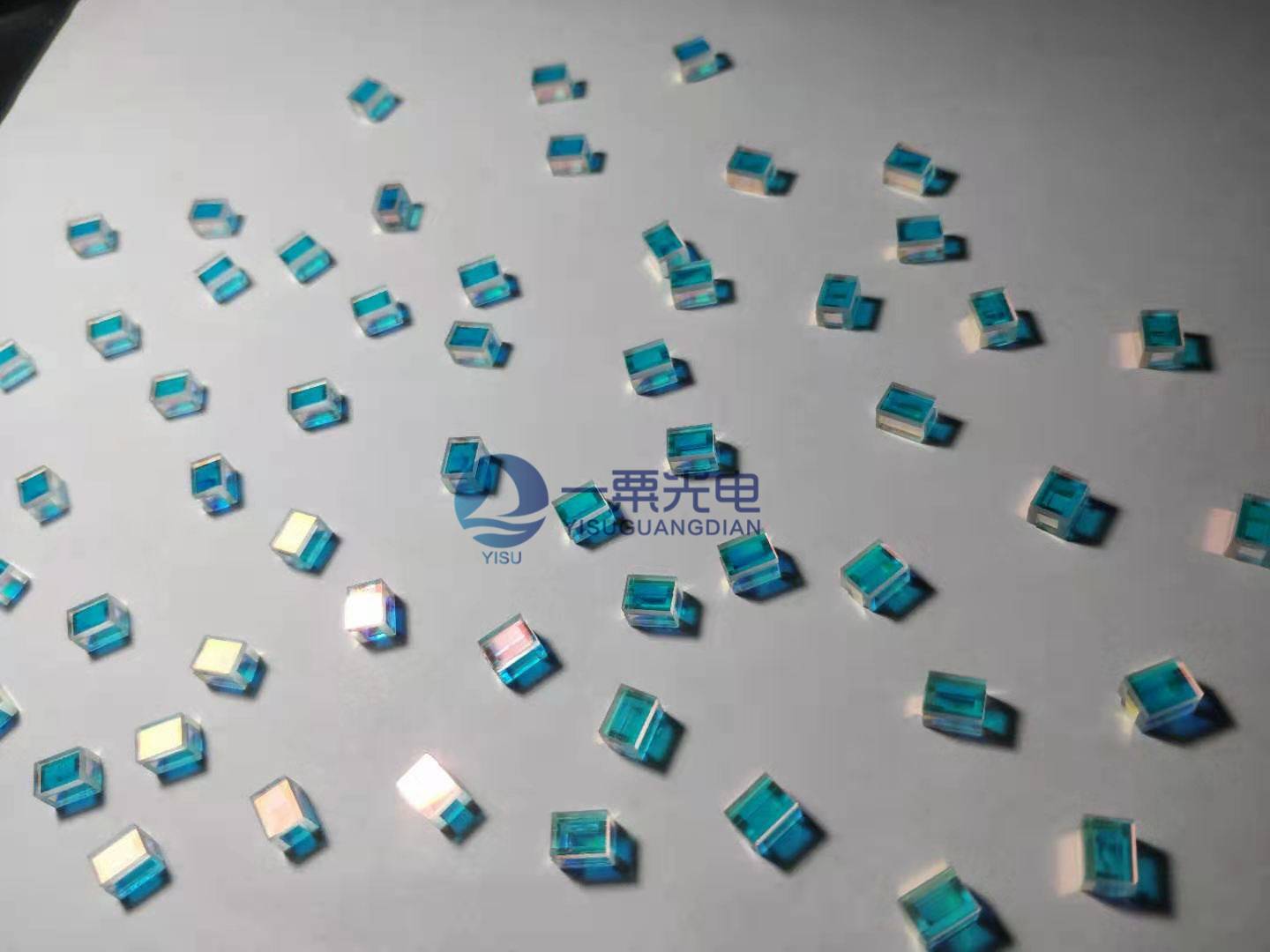 源头厂家RGB激光二向色镜 前表面反射镜 RGB合束激光灯镜片