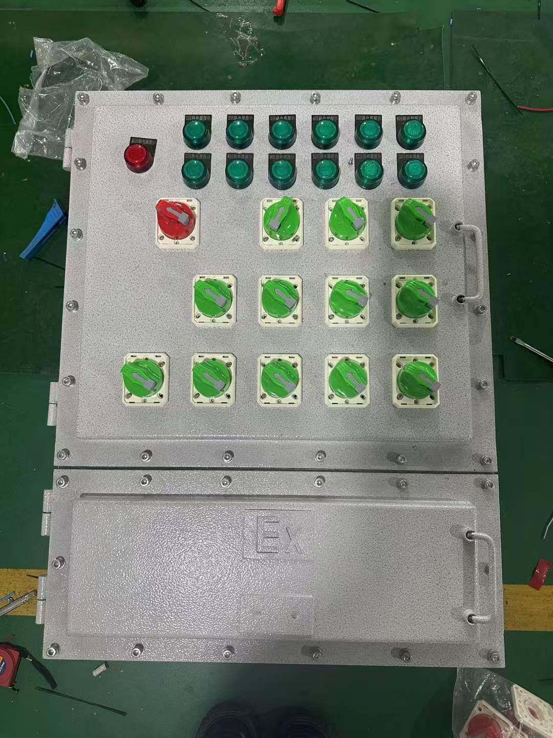 化工厂防爆照明动力配电箱安装