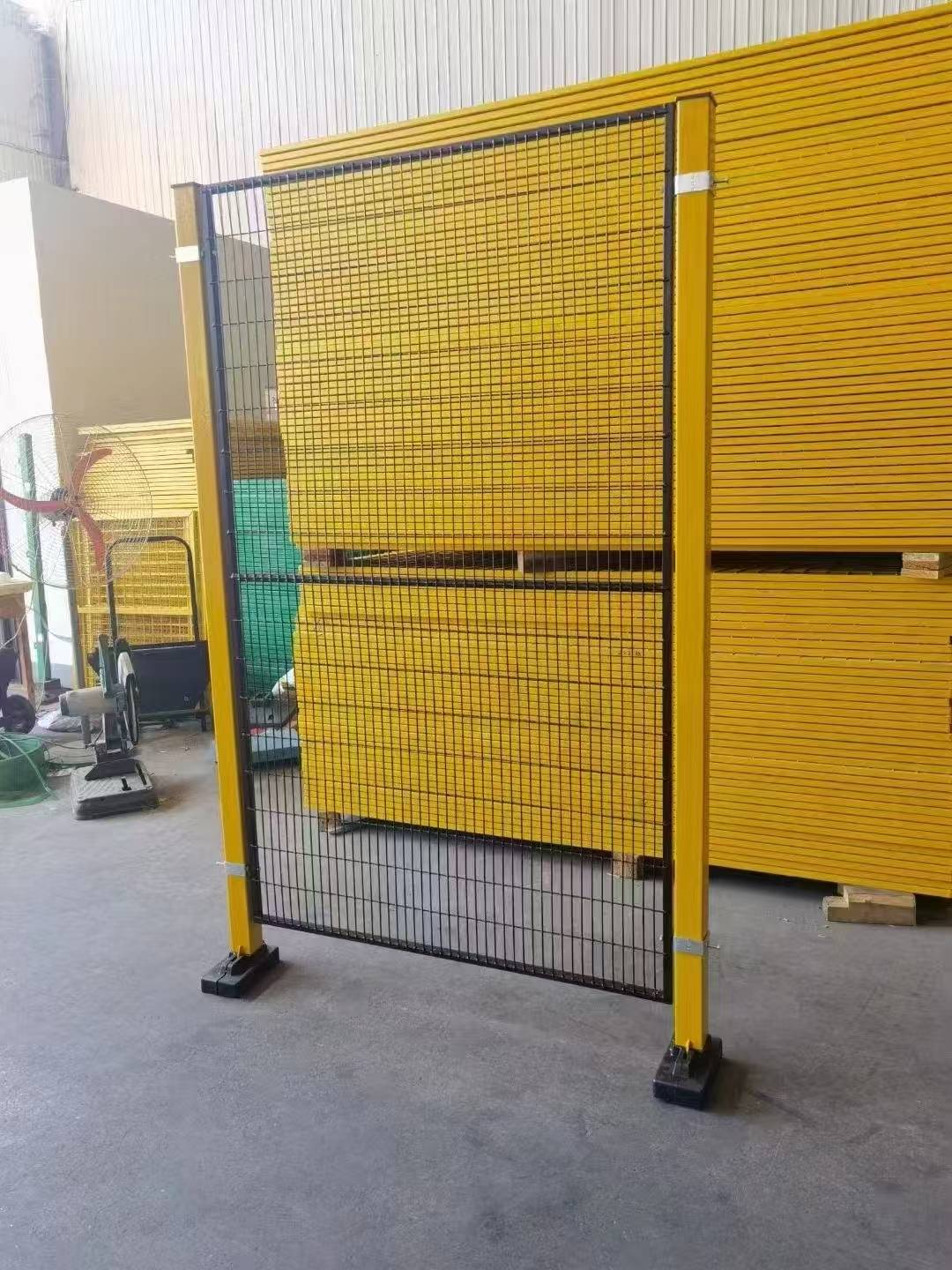 仓库车间隔离网工厂设备防护栅围栏移动隔断铁丝网高速公路护栏网