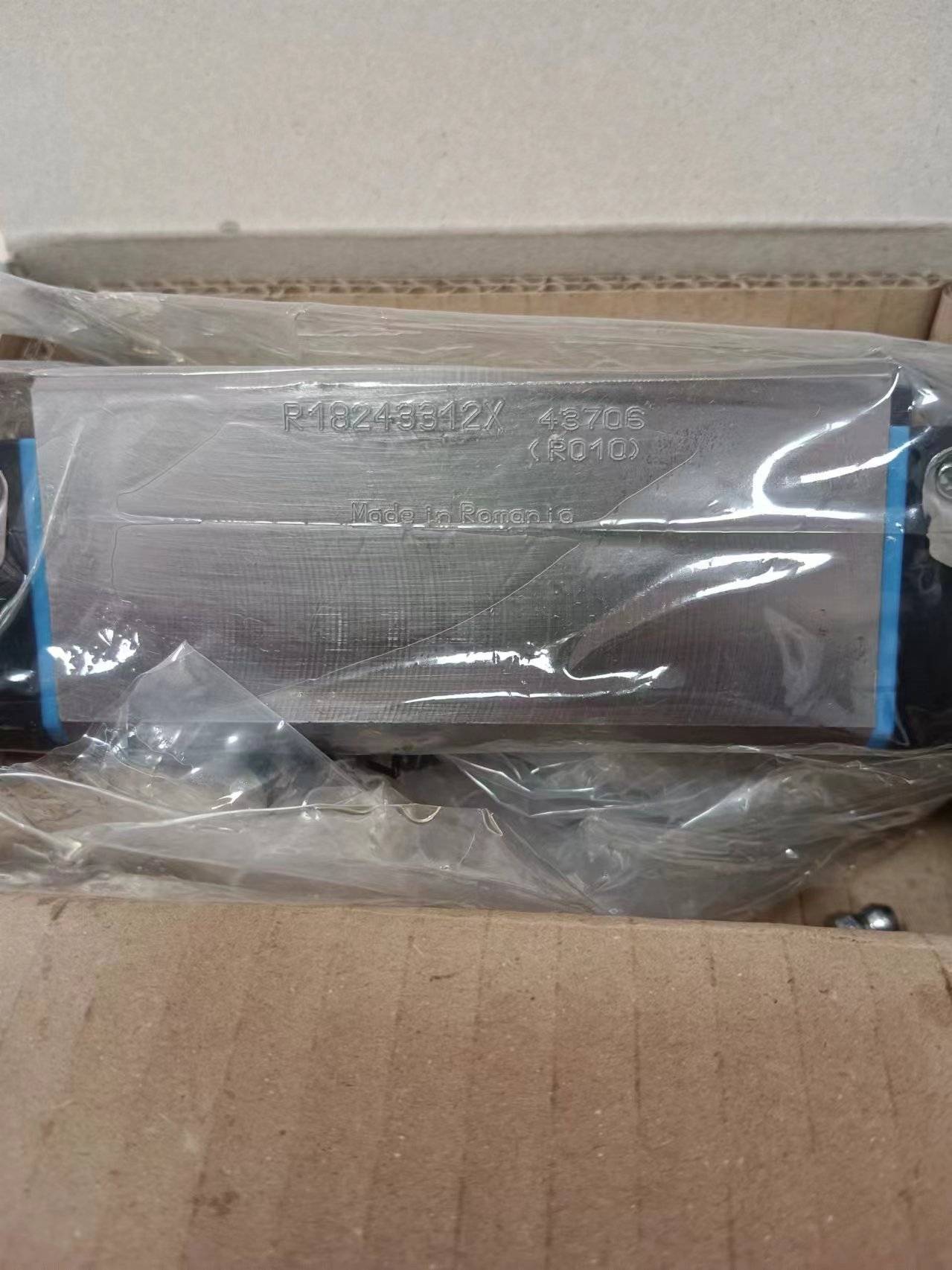 力士乐滚柱滑块 R186123210 的介绍