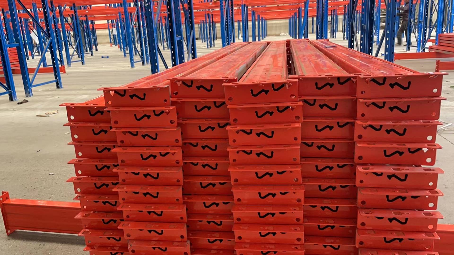 货架及仓储物资专回收，重型、高位、中型货架等各类旧货回收