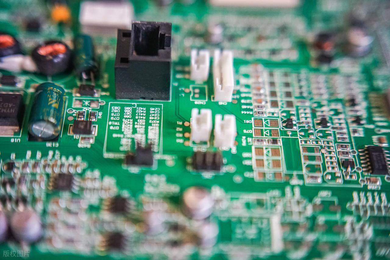 CXLE82130X LED恒流驱动芯片：无VCC电容设计，±5%高精度，SOP7封装，宽电压输入