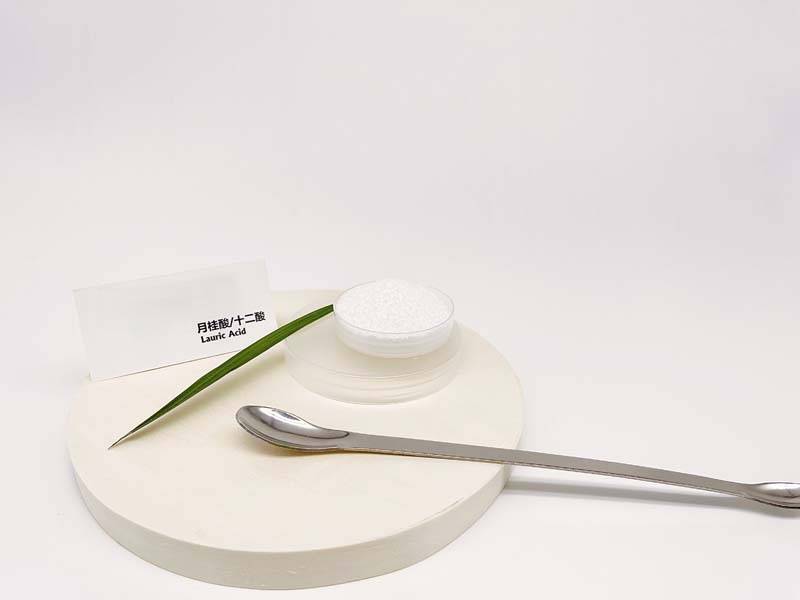 苏州十二酸批发，高纯度月桂酸25kg袋装