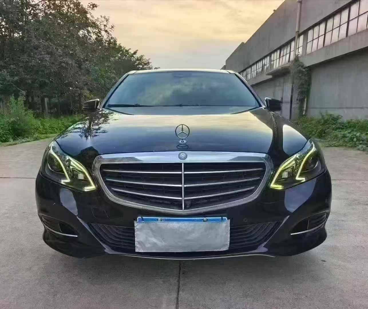 14年奔驰E260L豪华行政立标