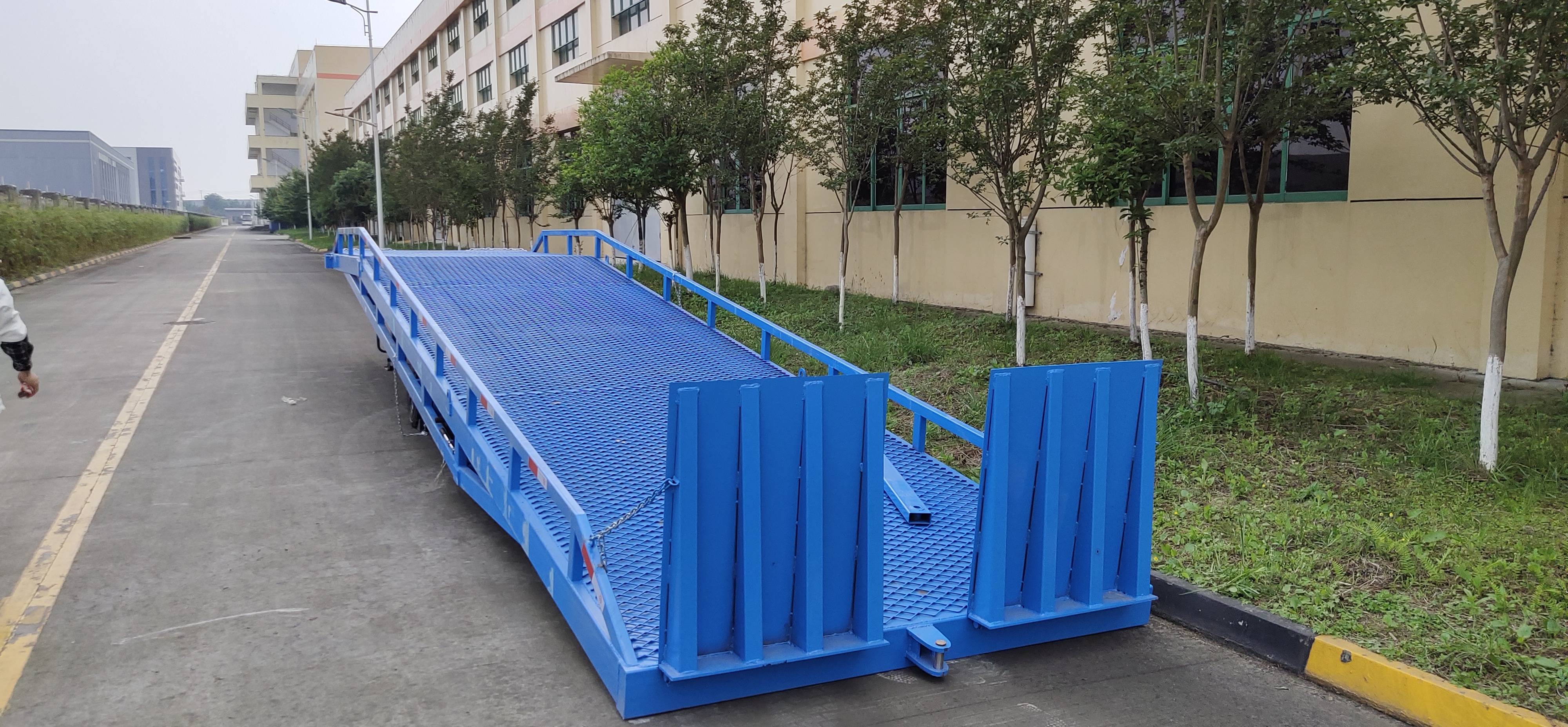 龙泉驿移动登车桥厂家装卸平台可定制