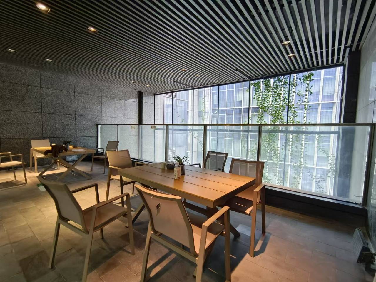 南山精装小型办公室出租 可注册  980元全包