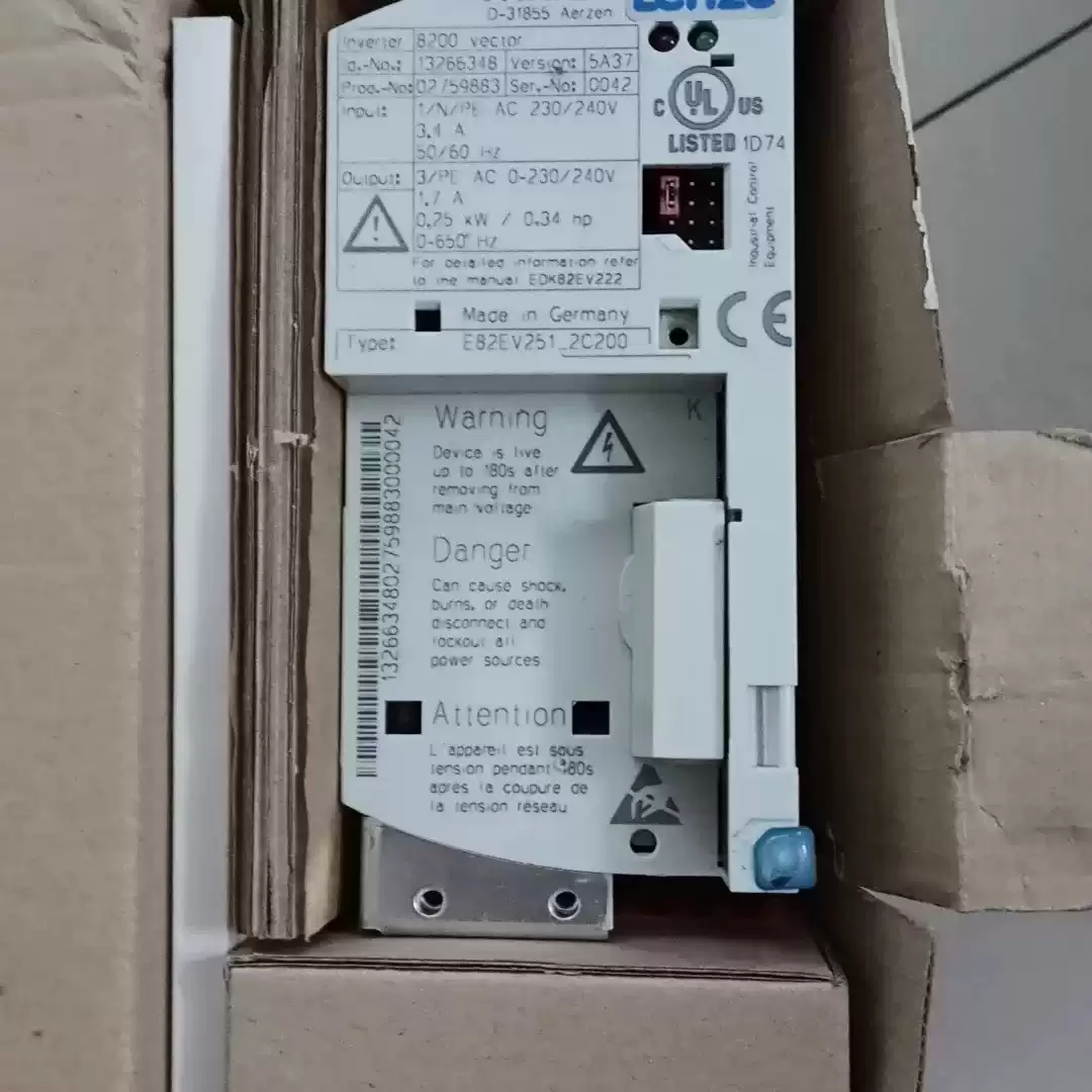 LENZE变频器E82EV251K2C全新