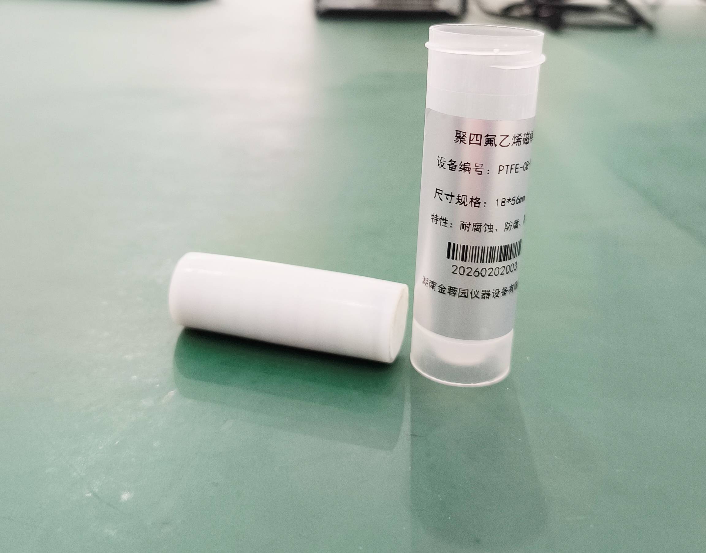 锂离子电池黑粉磁性异物检测，为什么离不开聚四氟乙烯（PTFE）磁棒？